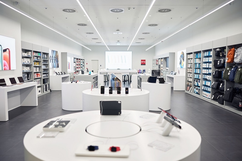 Le nouveau magasin iSTYLE à Etele à Budapest. Avec plus d'ouvertures prévues, bientôt le 50e site sera inauguré. Crédit photo - iSTYLE